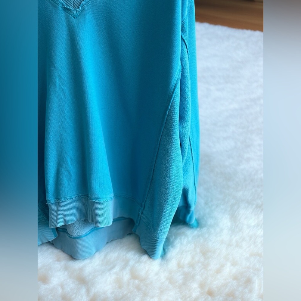 Aerie Vacay Every Day V-Neck Sweatshirt in bright blue - Picture 9 of 14